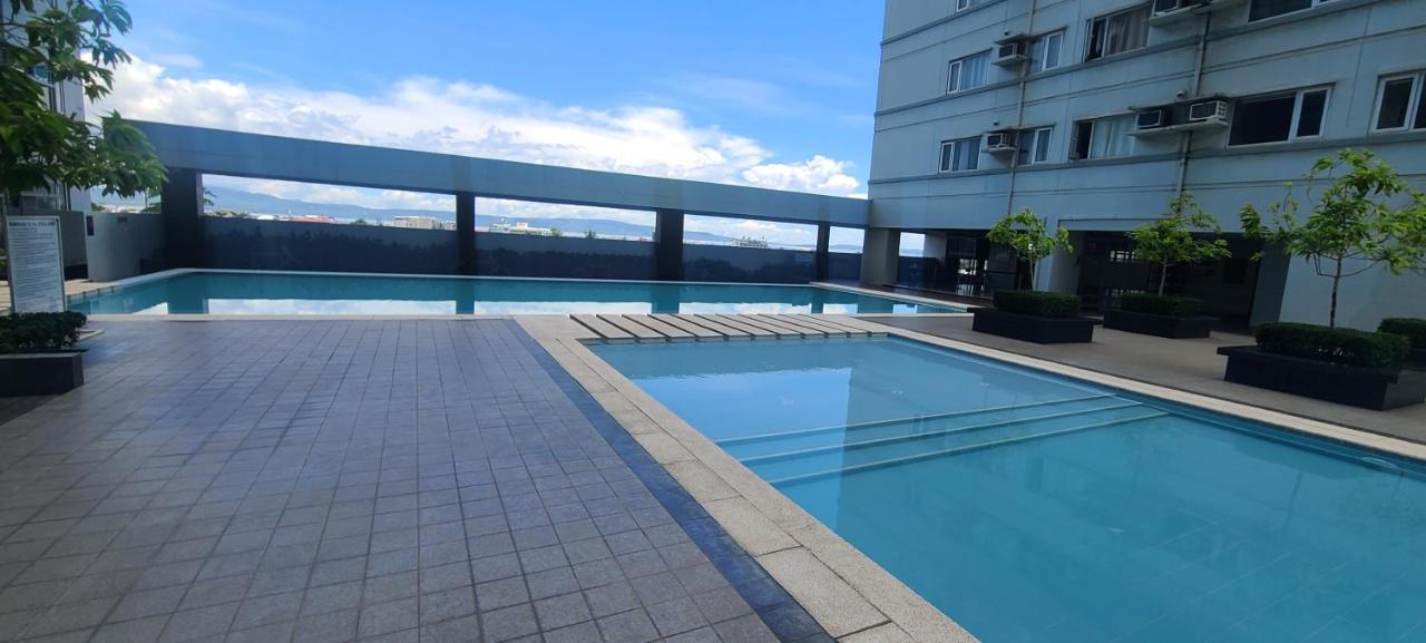Avida Tower Free Airport Pick Up For 3 Nights Stay Or More Davao City Esterno foto